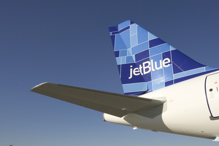 JetBlue (NASDAQ:JBLU) Beats On Revenues and EPS