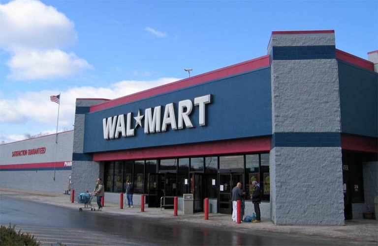 Wal-Mart (NYSE:WMT) Q4 EPS Tops Expectations, But Shares Still Tank