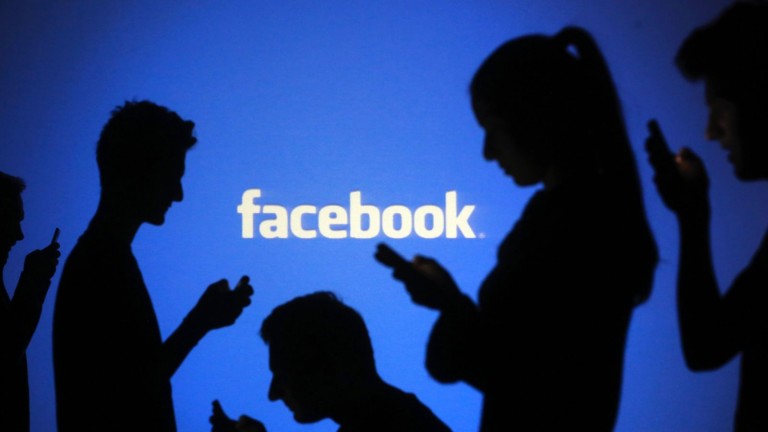 Facebook Inc (NASDAQ:FB) To Roll Out Ads In Its Chat App