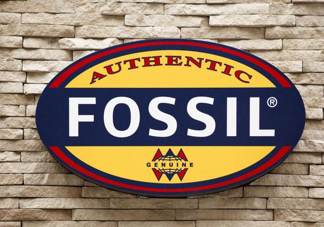Fossil Group Inc (NASDAQ:FOSL) Adds New Offerings To Wearables Market