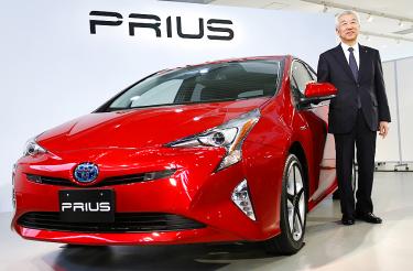 Toyota Motor Corp (NYSE:TM) Launches New Prius With Solar Panel