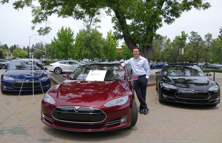 Tesla Motors Inc (NASDAQ:TSLA) Model S Maintains Its Dominance In The US Luxury Sedan Market