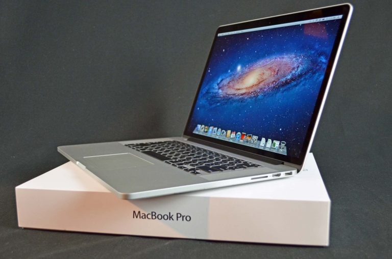 Apple Inc. (NASDAQ:AAPL) MacBook Pro Sales Surpass Rivals