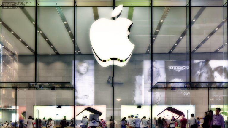 Apple Inc. (NASDAQ:AAPL) 1st US Firm to Break $800bn Market Cap Barrier