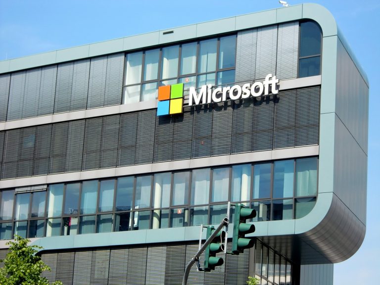 Microsoft Corporation (NASDAQ:MSFT) Faces Lawsuit Related to Windows 10