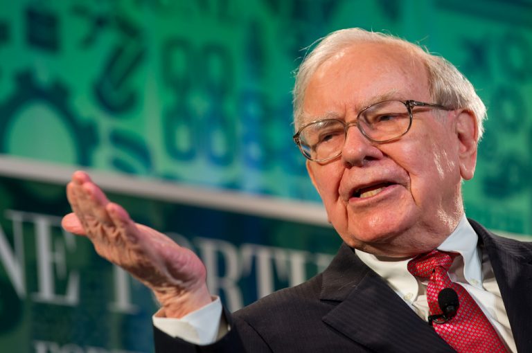 Buffett Loves These 5 Stocks: Apple Inc. (NASDAQ:AAPL), Wells Fargo & Co (NYSE:WFC) and Other