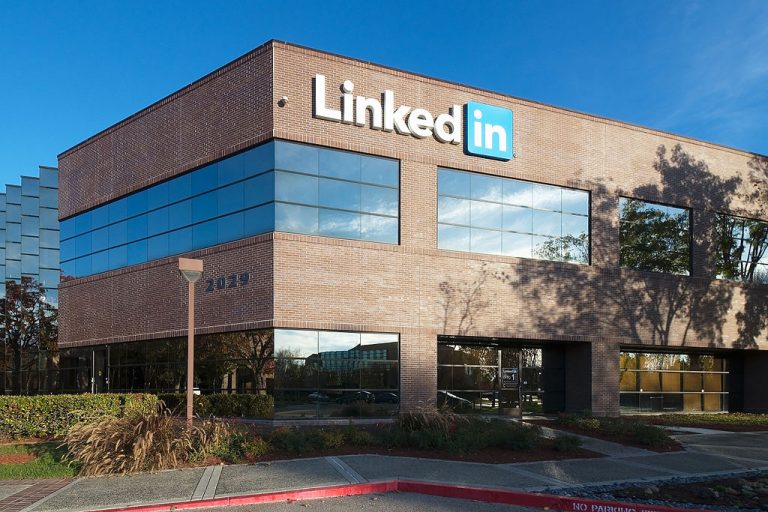 LinkedIn Corp (NYSE:LNKD) Testing New Feature to Allow Users To Find Mentors