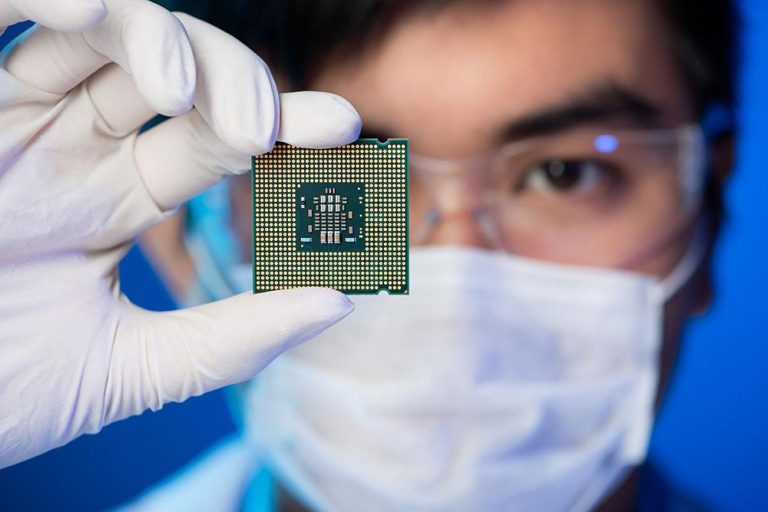 Intel Corporation (NASDAQ:INTC) Hires Raja Koduri From Advanced Micro Devices, Inc (NASDAQ:AMD) To Help Develop Graphics Chips